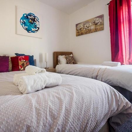 12 Cornwallis Lodge Family Room 2 Stoke-on-Trent Εξωτερικό φωτογραφία