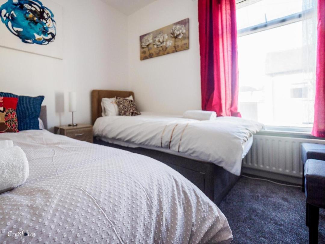 12 Cornwallis Lodge Family Room 2 Stoke-on-Trent Εξωτερικό φωτογραφία