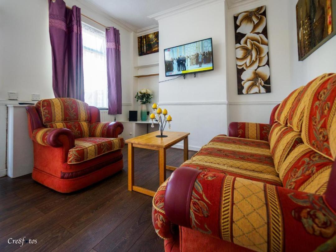 12 Cornwallis Lodge Family Room 2 Stoke-on-Trent Εξωτερικό φωτογραφία