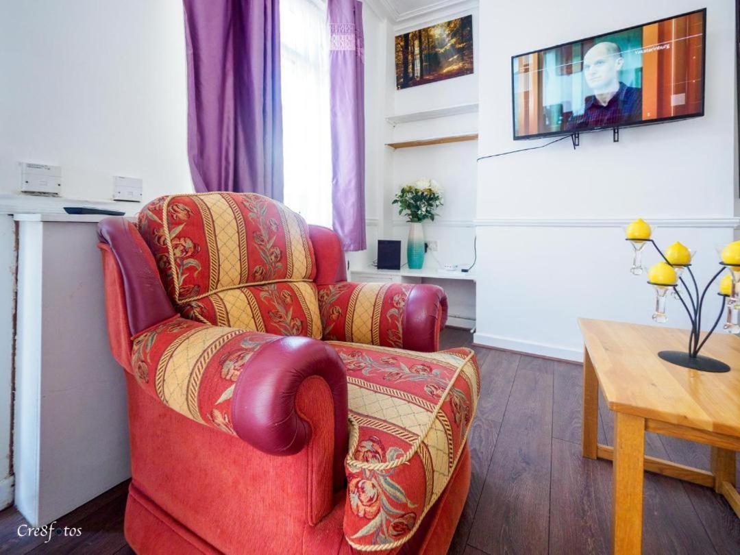 12 Cornwallis Lodge Family Room 2 Stoke-on-Trent Εξωτερικό φωτογραφία
