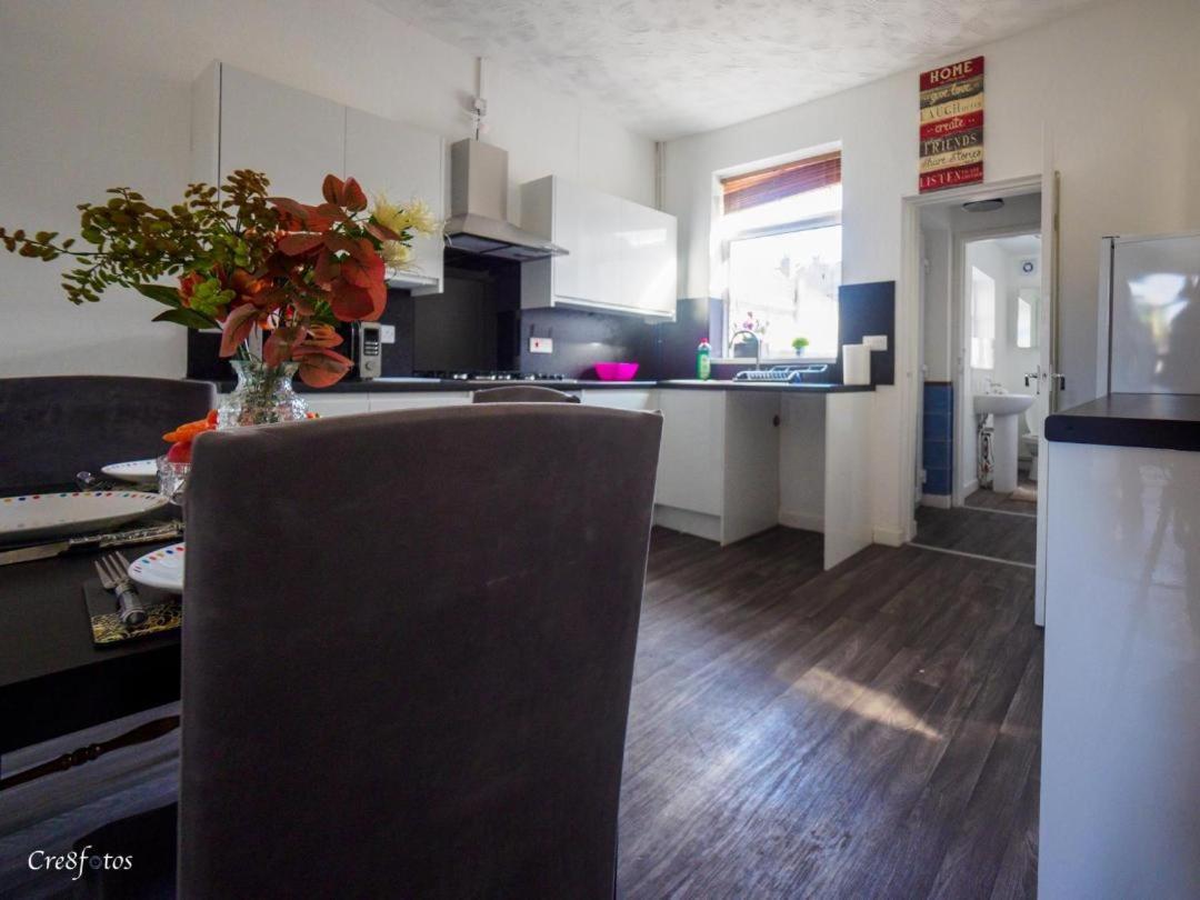 12 Cornwallis Lodge Family Room 2 Stoke-on-Trent Εξωτερικό φωτογραφία
