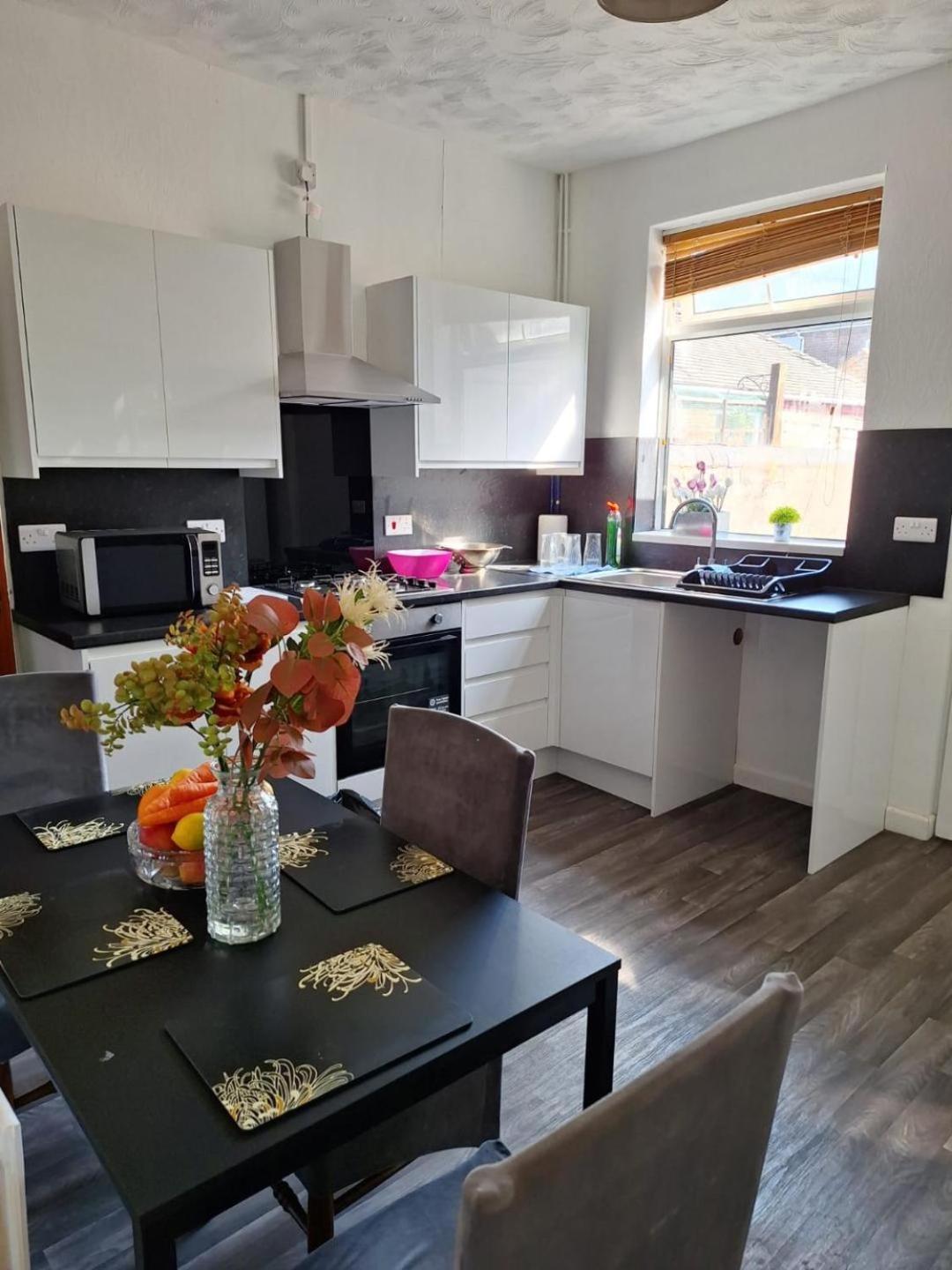 12 Cornwallis Lodge Family Room 2 Stoke-on-Trent Εξωτερικό φωτογραφία